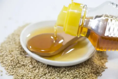 تصویر 1 از روغن کنجد صادراتی طلایی با ماندگاری بالا و کیفیت ثابت